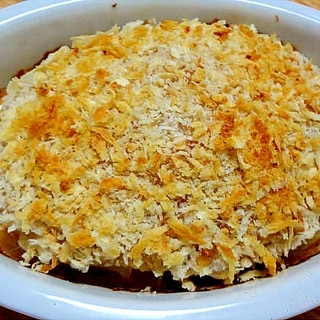 グラタン皿で焼く丸めたチーズ入りメンチカツ